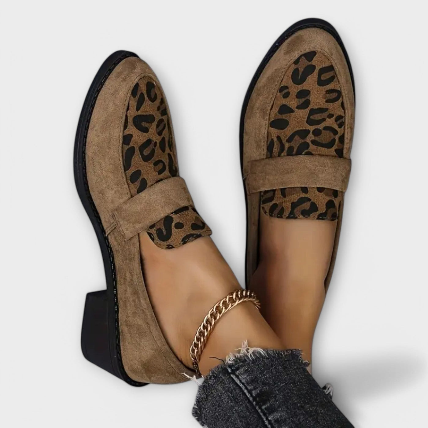 Damskie loafersy – stylowa panterka i codzienny komfort