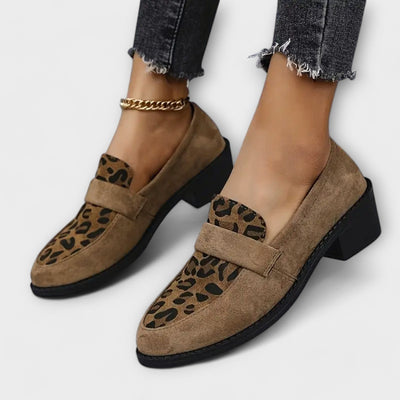 Damskie loafersy – stylowa panterka i codzienny komfort